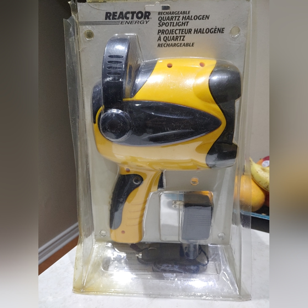 Rechargeable Spotlight, Unopened - Picture 3 of 4
